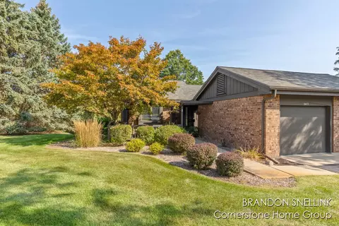 3413 Eagle Circle Ct NE, Grand Rapids, MI 49525