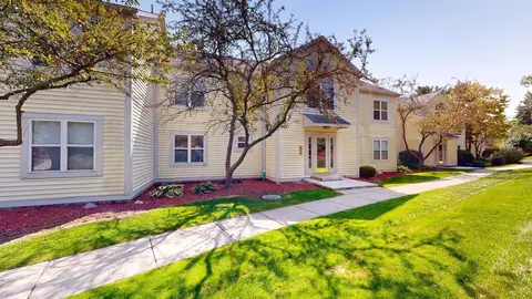 2213 S Huron Pkwy #2, Ann Arbor, MI 48104