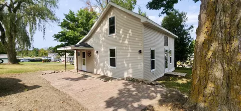 21 N State St, Hesperia, MI 49421
