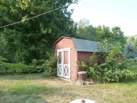 13553 13545 Young Dr, Hudson, MI 49247 photo 8