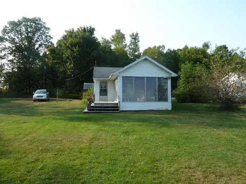 13553 13545 Young Dr, Hudson, MI 49247 photo 2