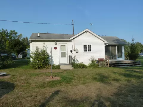 13553 13545 Young Dr, Hudson, MI 49247 photo 3