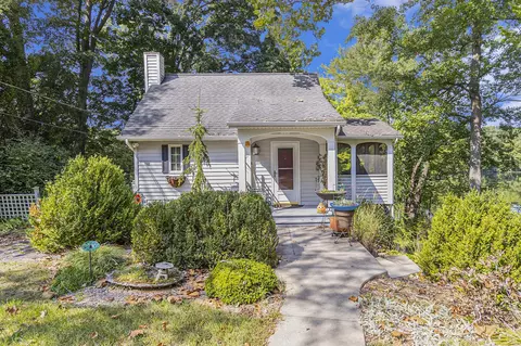 11478 Lake Chapin Rd, Berrien Springs, MI 49103