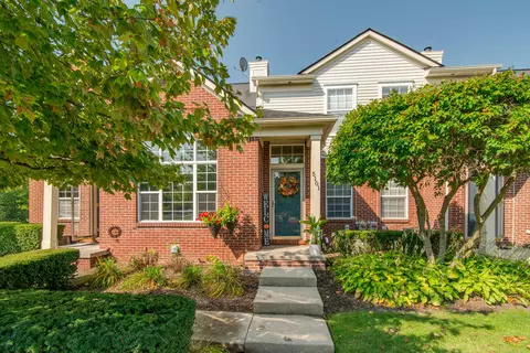 5101 Tamara Cir, Commerce Twp, MI 48390