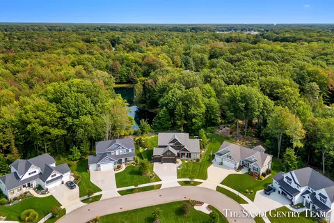 View/Area - 16484 Spring Tree Dr, Spring Lake, MI 49456 photo 5 of 9