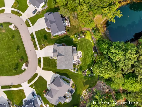 View/Area - 16484 Spring Tree Dr, Spring Lake, MI 49456 photo 2 of 9