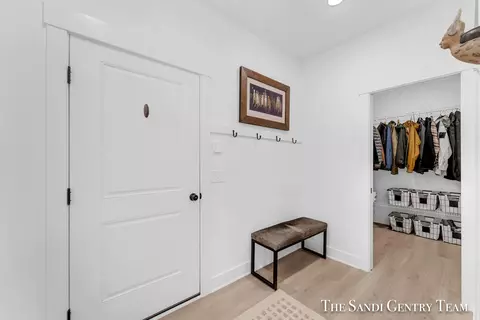 Entry Way - 16484 Spring Tree Dr, Spring Lake, MI 49456 photo 4 of 5