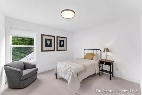 Bedroom - 16484 Spring Tree Dr, Spring Lake, MI 49456 photo 5 of 6