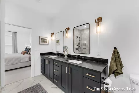 Bath - 16484 Spring Tree Dr, Spring Lake, MI 49456 photo 1 of 7