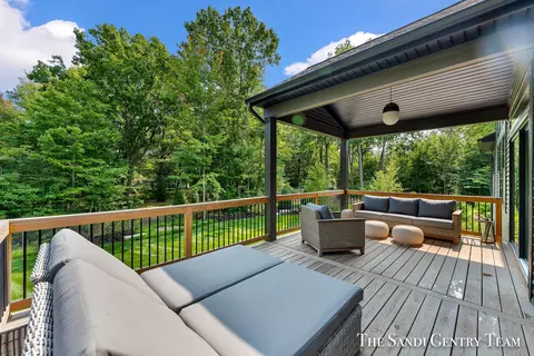 Exterior - 16484 Spring Tree Dr, Spring Lake, MI 49456 photo 13 of 16