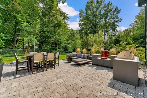 Exterior - 16484 Spring Tree Dr, Spring Lake, MI 49456 photo 5 of 16