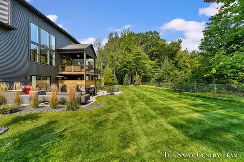 Exterior - 16484 Spring Tree Dr, Spring Lake, MI 49456 photo 7 of 16