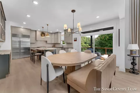 Dining - 16484 Spring Tree Dr, Spring Lake, MI 49456 photo 3 of 3