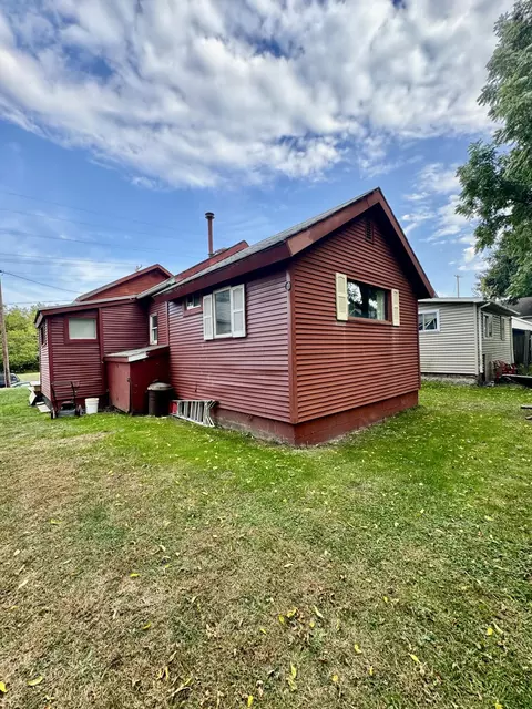 74 Hancock St, Manistee, MI 49660 photo 5