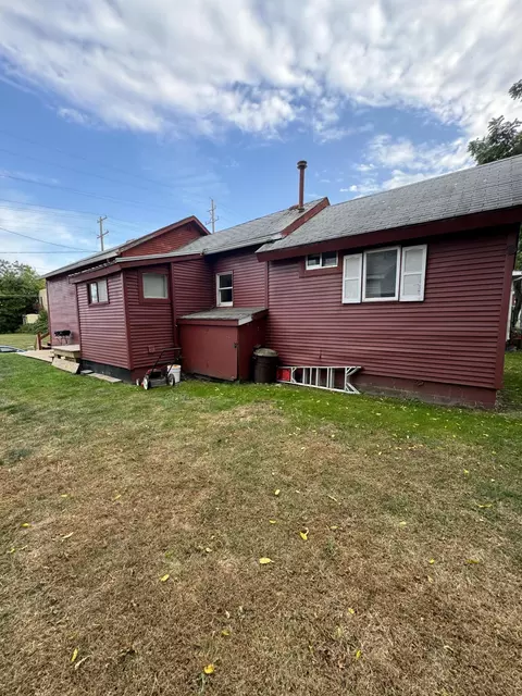74 Hancock St, Manistee, MI 49660 photo 4