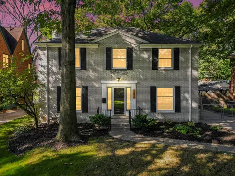 1421 Buckingham Rd, Grosse Pointe Park, MI 48230