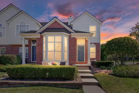 6105 Jasmine Dr, Walled Lake, MI 48390