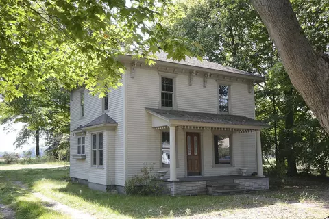 4699 W Hickory Rd, Hickory Corners, MI 49060