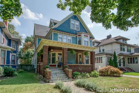 568 Madison Ave SE, Grand Rapids, MI 49503