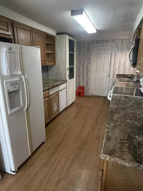206 Harland Dr, Harrison, MI 48625 photo 9