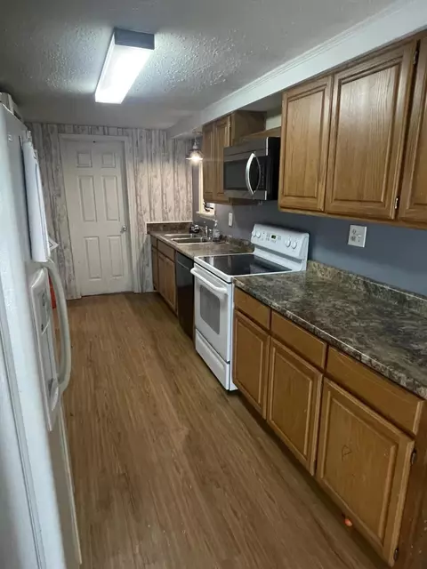 206 Harland Dr, Harrison, MI 48625 photo 10