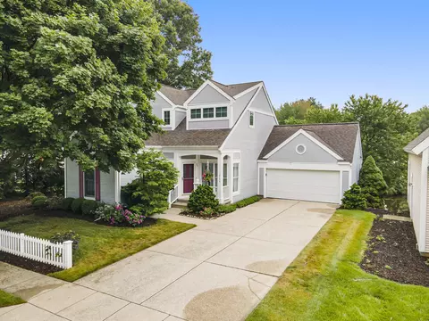 18156 Flowing Springs Trl, Spring Lake, MI 49456