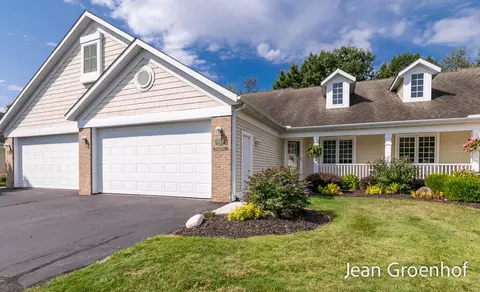 1723 W Clearwater Dr, Zeeland, MI 49464