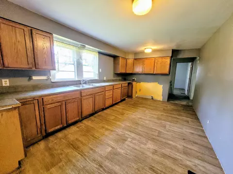 2804 Alder St, Jackson, MI 49203 photo 5