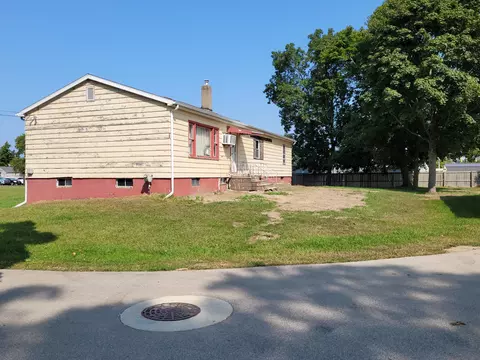 2804 Alder St, Jackson, MI 49203 photo 2