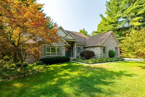 5439 Pine View Dr, Ypsilanti, MI 48197