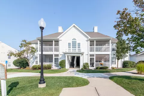 1231 Joyce Ln #14, Ann Arbor, MI 48103