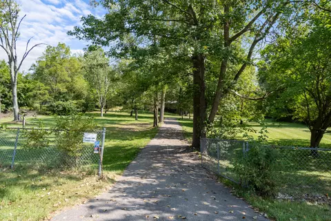 3095 Shirley Dr, Jackson, MI 49201 photo 2