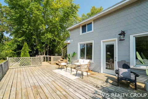 19044 174th Ave, Spring Lake, MI 49456