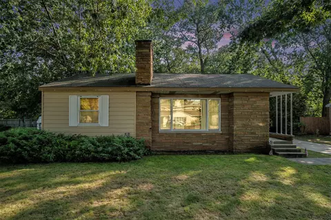 2053 W Norton Ave, Norton Shores, MI 49441