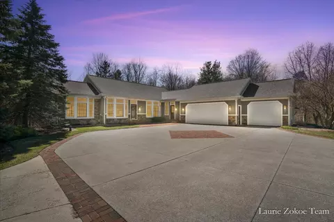 12383 24th Ave, Marne, MI 49435