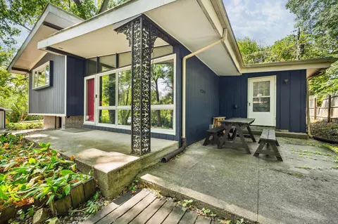 1176 Greenfield Ave, Niles, MI 49120