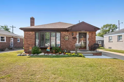 6981 Whitby St, Garden City, MI 48135