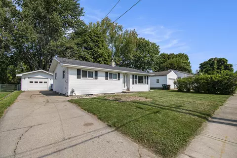 1220 Pierce Rd, Lansing, MI 48910