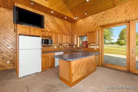 Kitchen - 2273 E 128th St, Grant, MI 49327 photo 4 of 5