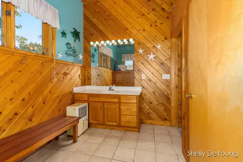 Bath - 2273 E 128th St, Grant, MI 49327 photo 3 of 4