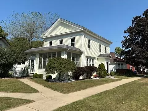 304 E Bennett St, Three Rivers, MI 49093