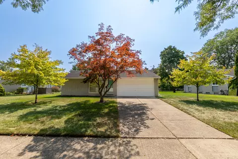 36037 Brookview Dr, Livonia, MI 48152