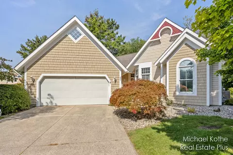 991 Willow View Ct, Holland, MI 49424