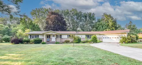 627 N Fall River Dr, Coldwater, MI 49036