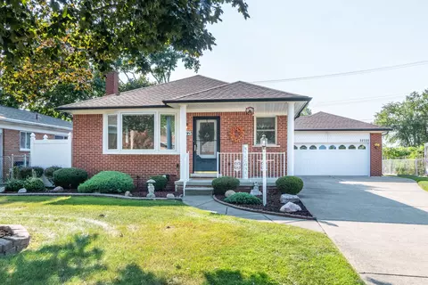 32725 Ruehle Ave, Warren, MI 48093