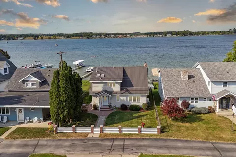 2235 Cove Trl, Crystal, MI 48818