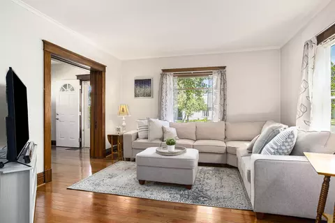 518 E Green St, Marshall, MI 49068 photo 4
