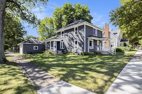 518 E Green St, Marshall, MI 49068 photo 2