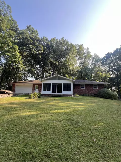 4300 Purdy Dr, Jackson, MI 49201
