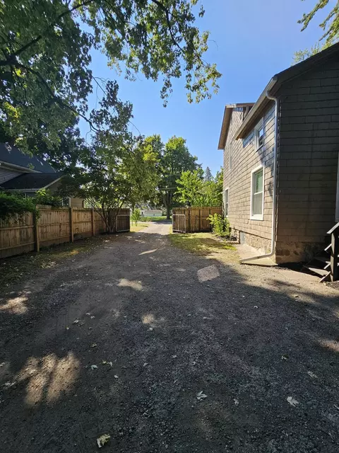 406 Griswold, Jackson, MI 49203 photo 6